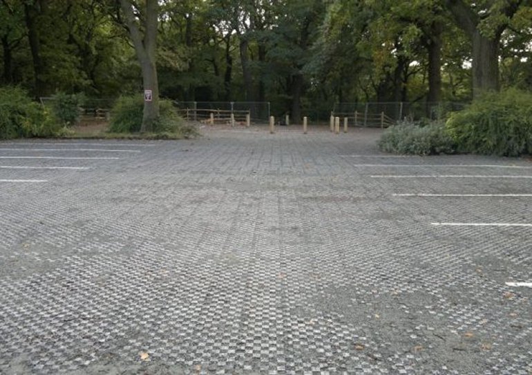 PERFO the best geogrid for upgrading a pot-holed gravel car park